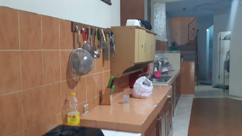 Dijual Rumah di Dr Djunjunan, Dekat Pintu Tol Pasteur, Kota Bandung