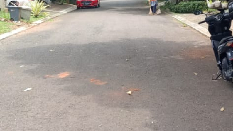 Rumah rapi siap huni di The Green