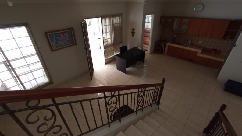 Rumah rapi siap huni di The Green