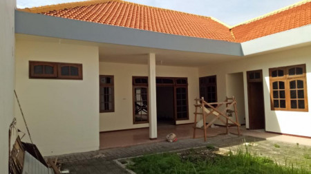 Rumah Dijual Manyar Kertika Surabaya