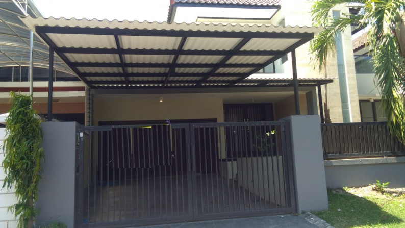 Rumah disewakan Graha Family  Surabaya