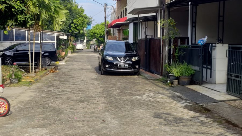 Rumah Minimalis Dalam Cluster @Flamboyan Loka, Graha Raya