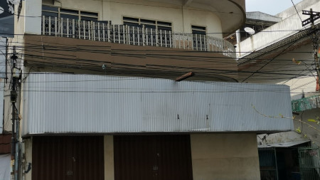 Ruko Pusat Komersial di Jalan Baliwerti, Surabaya