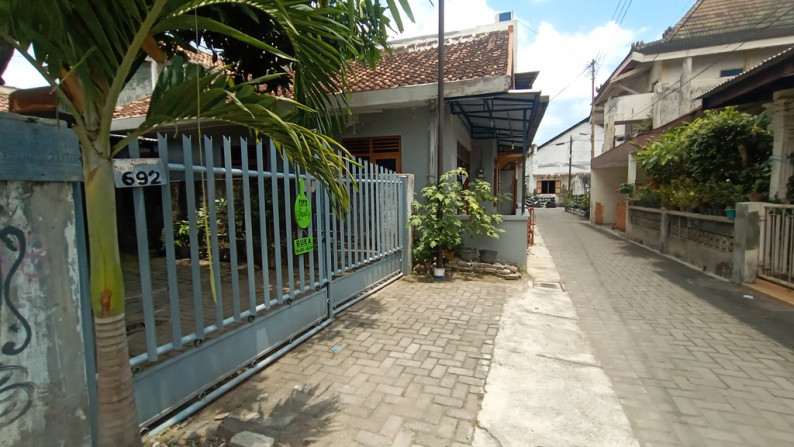 RUMAH KOST 10 KAMAR DI JL BAUSASRAN, DANUREJAN, YOGYAKARTA