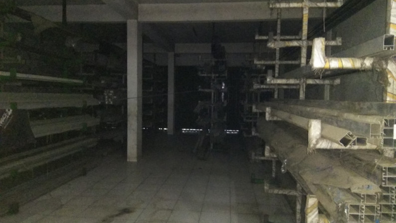 Ruko gandeng connected 3 lantai jadi Gudang di Jl Alternatif Cibubur