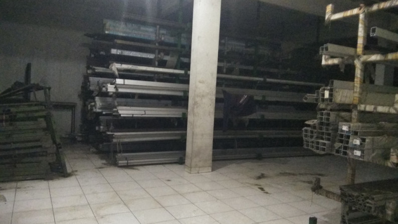 Ruko gandeng connected 3 lantai jadi Gudang di Jl Alternatif Cibubur