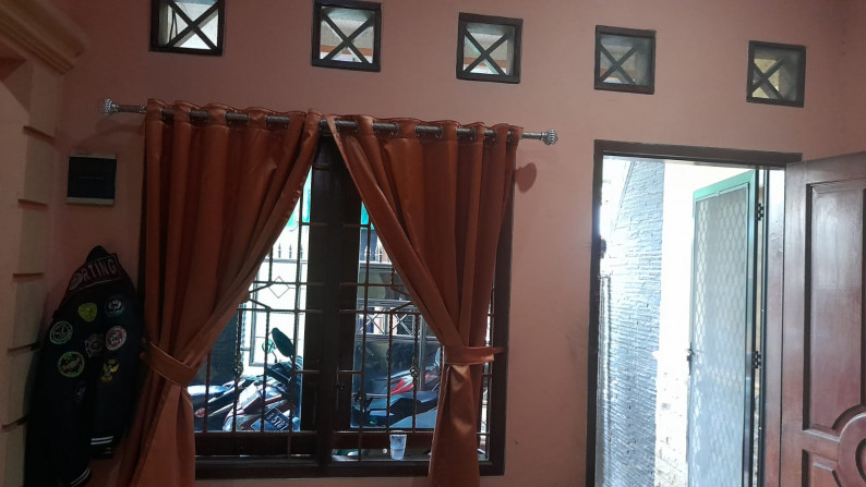 Rumah dijual di Jl Peta Barat Raya, Kalideres *0042-CHR*