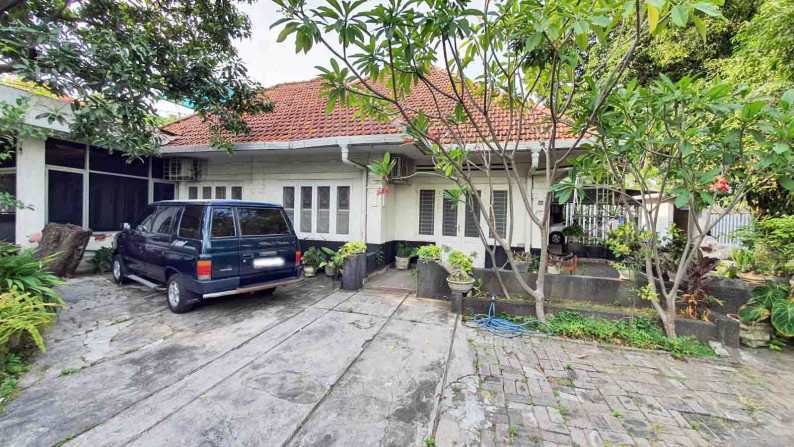 Rumah Klasik di Ambengan, Pusat Kota Surabaya, Cocok untuk Cafe & Resto, Klinik, dsb