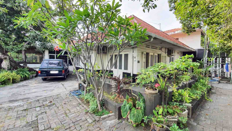 Rumah Klasik di Ambengan, Pusat Kota Surabaya, Cocok untuk Cafe & Resto, Klinik, dsb