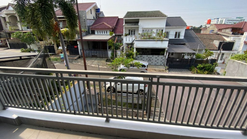 Rumah Lingkungan Asri Lokasi Strategis Siap Huni Di Cinere.