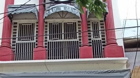 Ruko 3 lanta di Jalan Ir Soekarno, Surabaya