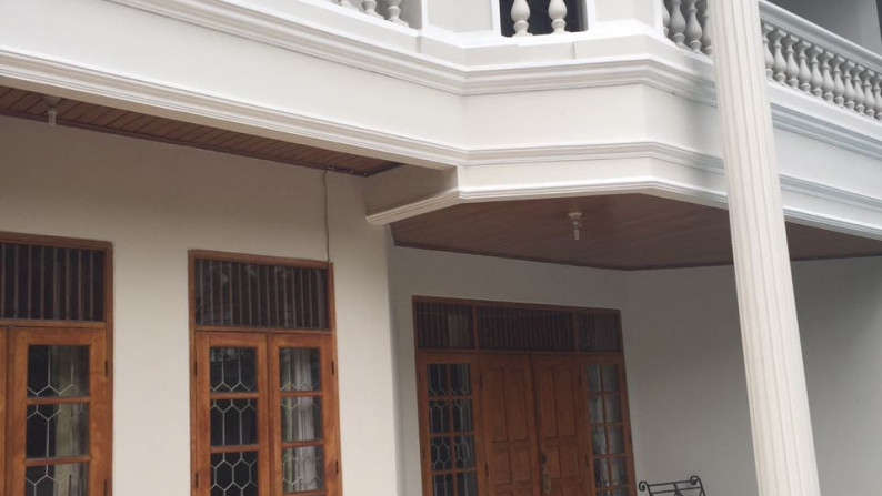 Rumah 4BR Full Furnished Kawasan Elite Mega Kuningan - Jakarta Selatan