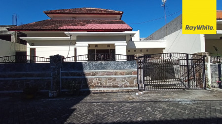 Rumah 2 lantai di Klampis Sacarosa, Surabaya