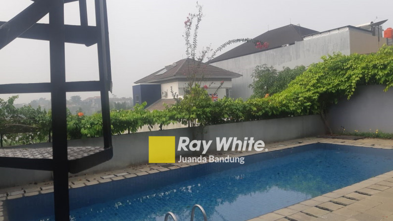 Rumah LUX View Danau Siap Huni di Kota Baru Parahyangan