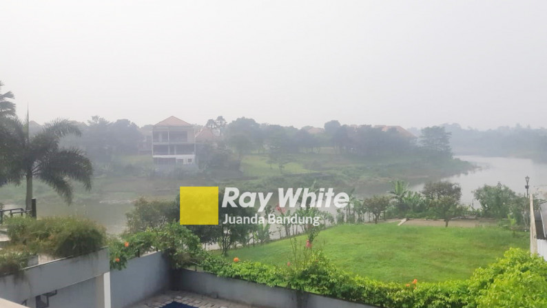 Rumah LUX View Danau Siap Huni di Kota Baru Parahyangan