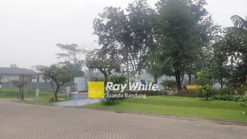 Rumah LUX View Danau Siap Huni di Kota Baru Parahyangan