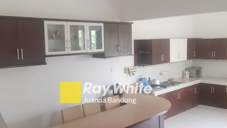 Rumah LUX View Danau Siap Huni di Kota Baru Parahyangan