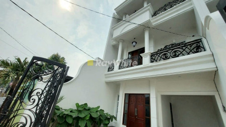 Rumah Brand New Modern Classic Style Di Lokasi Strategis Jagakarsa