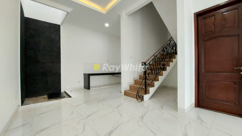 Rumah Brand New Modern Classic Style Di Lokasi Strategis Jagakarsa