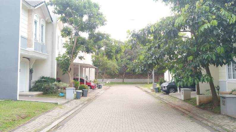 KAVLING Hoek Badan dekat taman di VANYA PARK BSD CITY