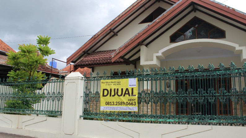 RUMAH TINGGAL DI JL DURIAN, DEKAT DARI JL RAYA SOLO-YOGYAKARTA, MAGUWOHARJO, SLEMAN