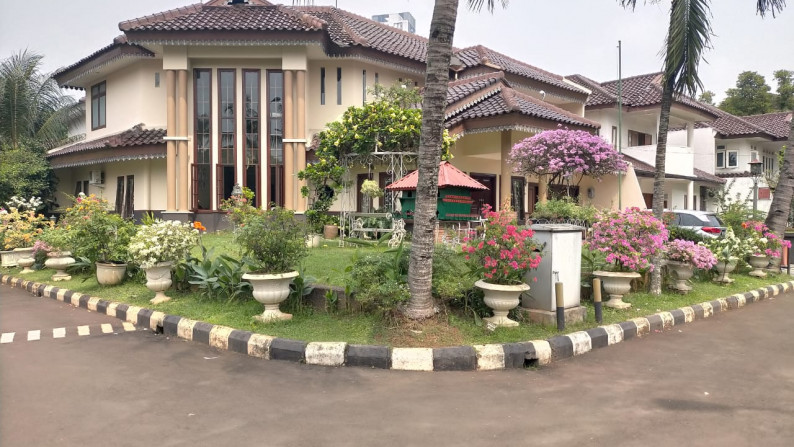 Rumah Cantik, mewah, bagus di Bintaro