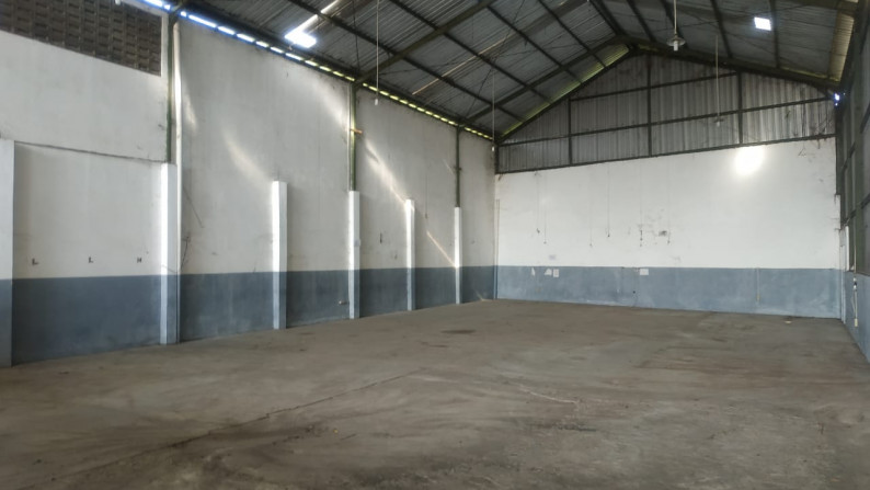 GUDANG SIAP PAKAI, LOKASI STRATEGIS, DI RINGROAD TIMUR, BANGUNTAPAN, BANTUL