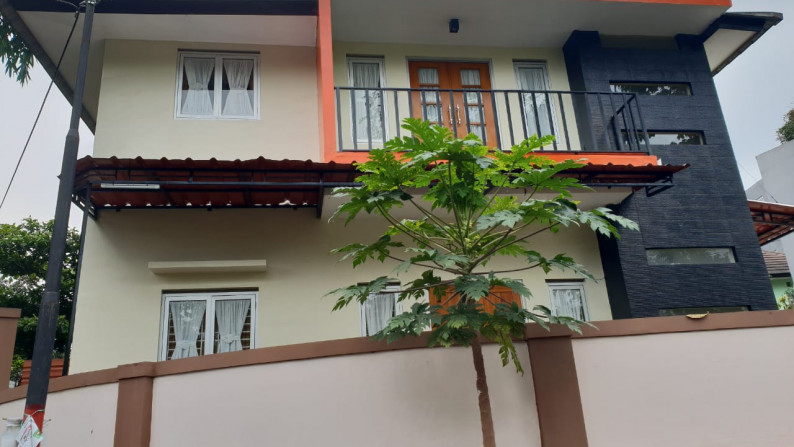 Dijual Rumah Daerah Punclut Ciumbuleuit, Kota Bandung