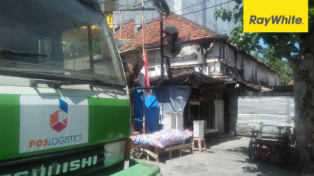 Rumah SHM di Jalan Bunguran, Surabaya