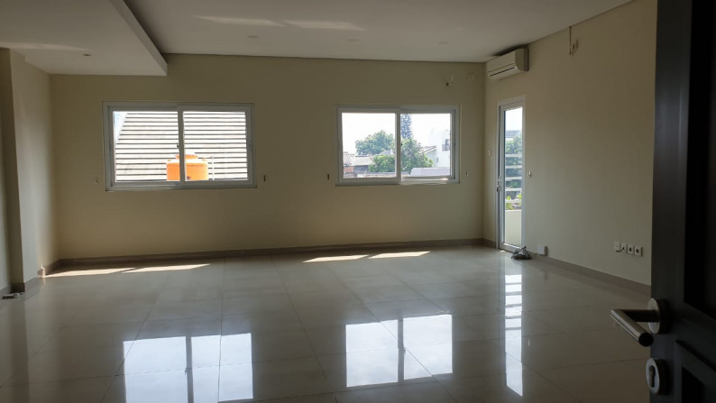 DIJUAL RUMAH WINSDOR TOWN HOUSE JAKARTA SELATAN