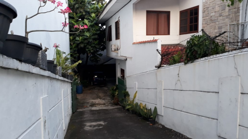 Rumah Lokasi Strategis dan kawasan Elit @Jl Wijaya, Kebayoran Baru