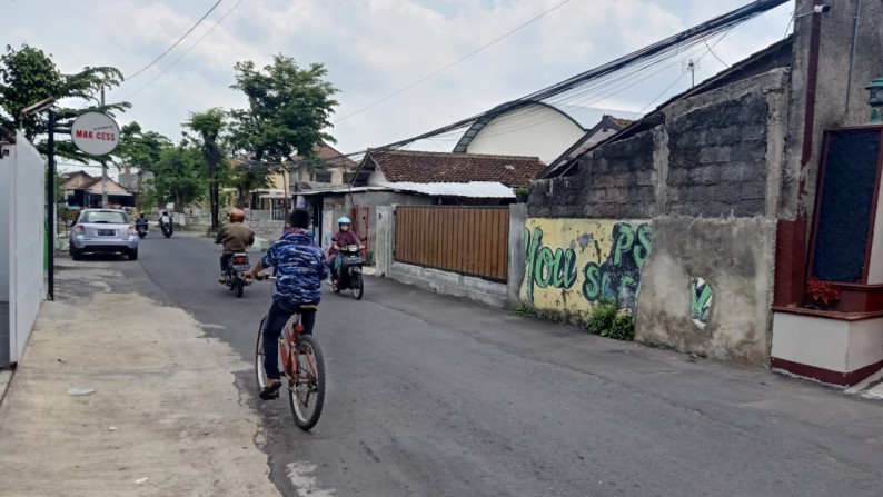 rumah induk dan kost dibelakang polda hanya 300 m dari Hartono Mall