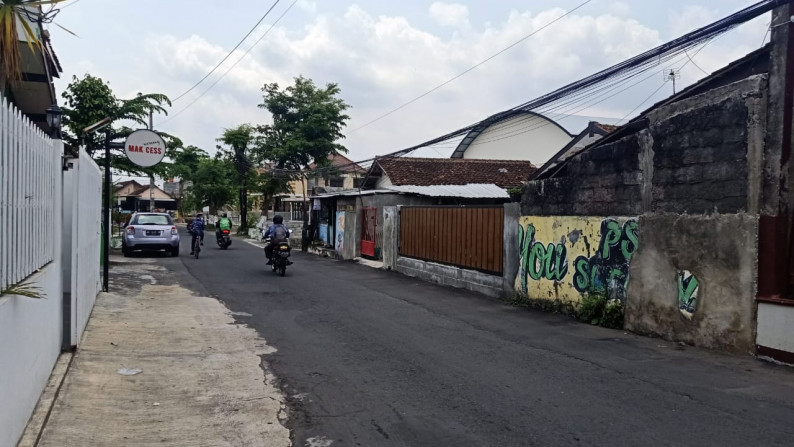 rumah induk dan kost dibelakang polda hanya 300 m dari Hartono Mall