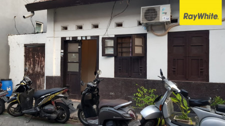 Rumah SHM di Jalan Kemayoran, Surabaya