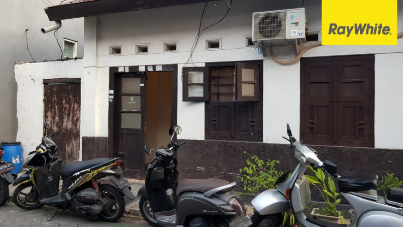 Rumah SHM di Jalan Kemayoran, Surabaya