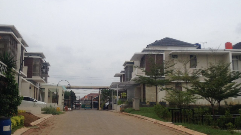 Rumah American Strandard,Bagus,dalam cluster di Pondok Aren