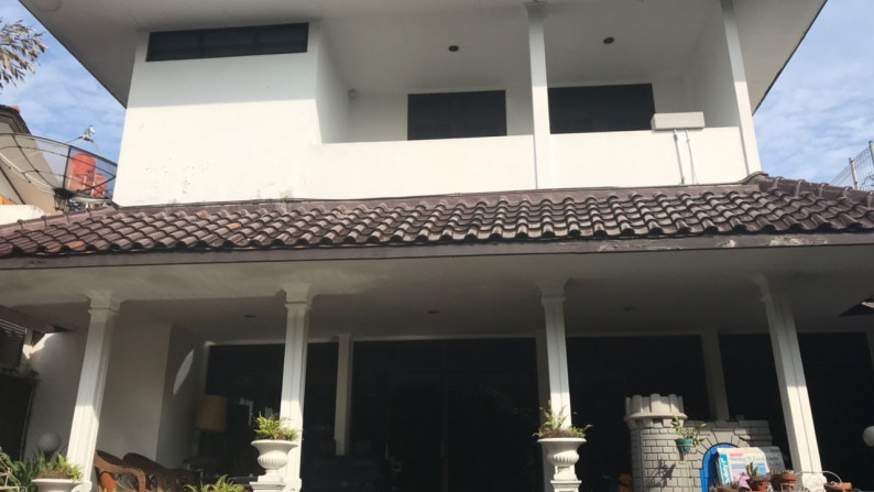 Rumah Besar,siap huni di Pondok Indah Jakarta Selatan