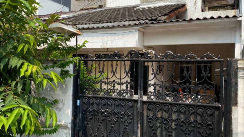 Dijual Rumah Tua di Green Garden, Jakarta Barat