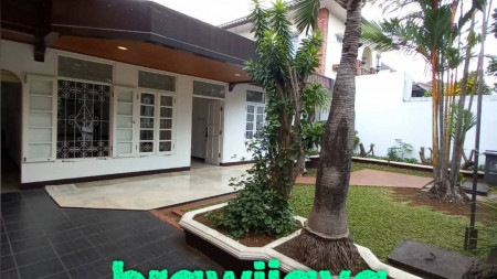 RUMAH DI BRAWIJAYA, KEBAYORAN BARU, JAKARTA SELATAN, 1 LANTAI, PRIME AREA, LINGKUNGAN TENANG