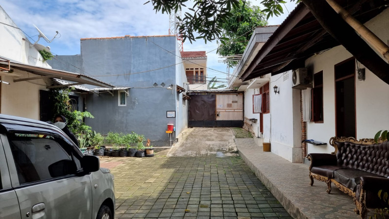 Dijual Kos-kosan, Lokasi Strategis, dan Invest Yang Menguntungkan @Jl Masjid Nurul Qomar, Ciputat