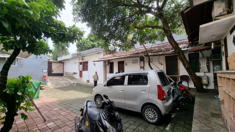 Dijual Kos-kosan, Lokasi Strategis, dan Invest Yang Menguntungkan @Jl Masjid Nurul Qomar, Ciputat