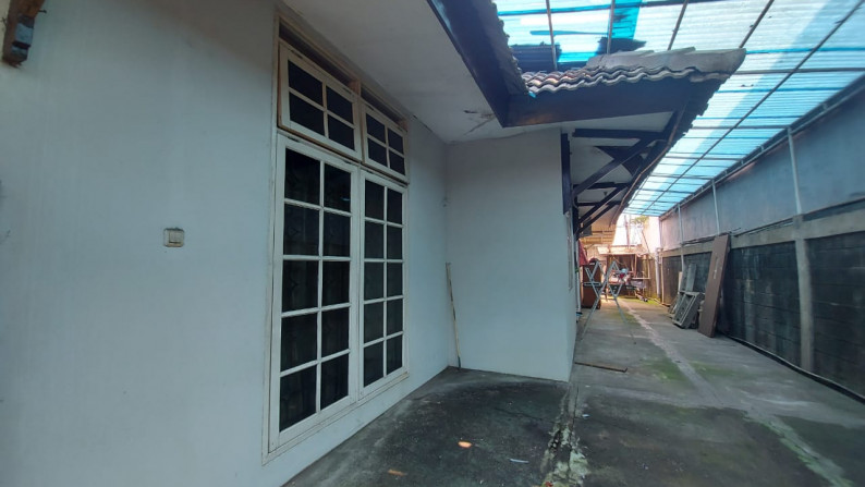 Cinere Raya, rumah hitung tanah luas 493, jalan utama megapolitan