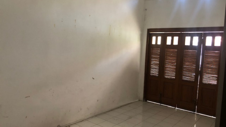 RUMAH STRATEGIS DI POGUNG BARU DEKAT KAMPUS UGM, YOGYAKARTA