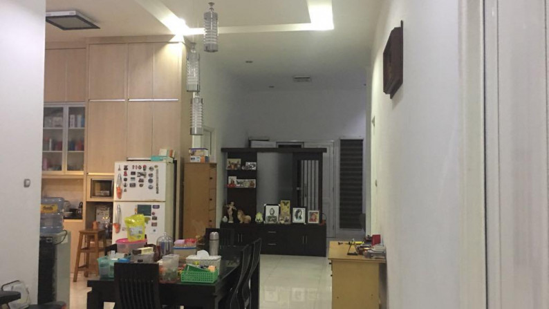 Hot Properti. Rumah Villa Melati Mas, Serpong