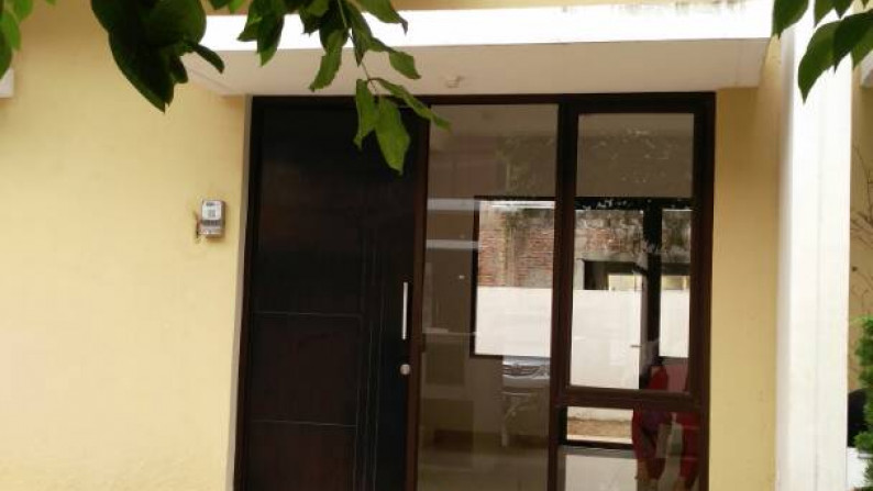 Jarang Ada. Rumah Bagus 2 Lantai Laverde Lunaire, Serpong