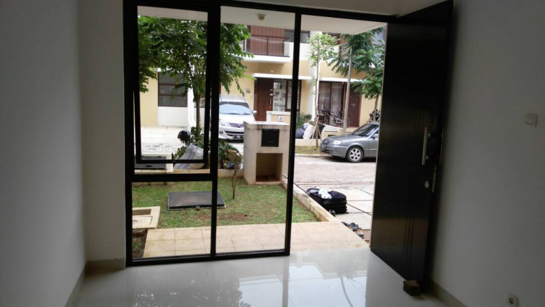 Jarang Ada. Rumah Bagus 2 Lantai Laverde Lunaire, Serpong