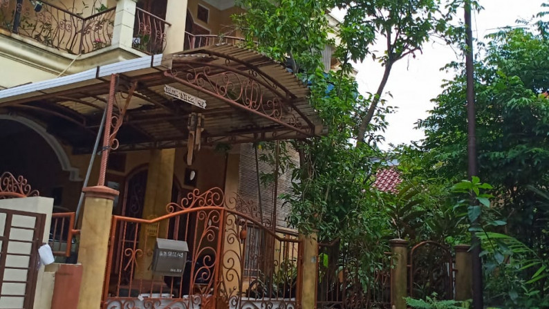 Rumah bagus dua lantai Villa Melati Mas, serpong
