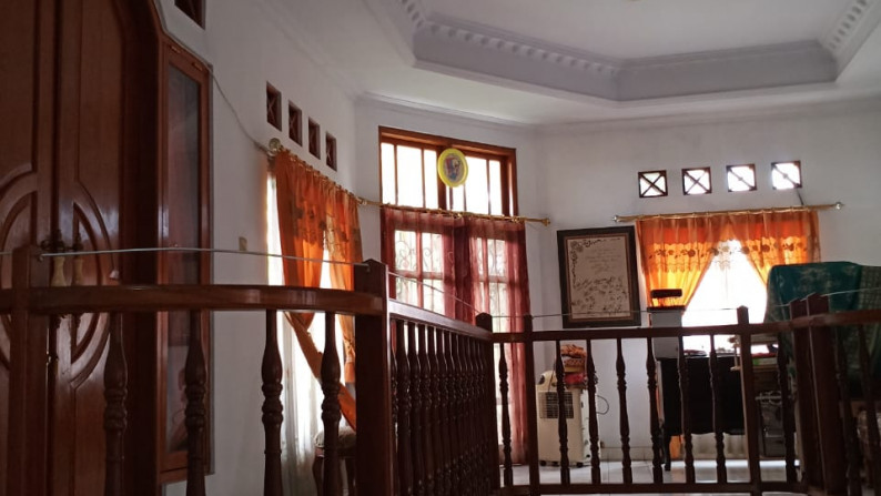 Rumah bagus dua lantai Villa Melati Mas, serpong