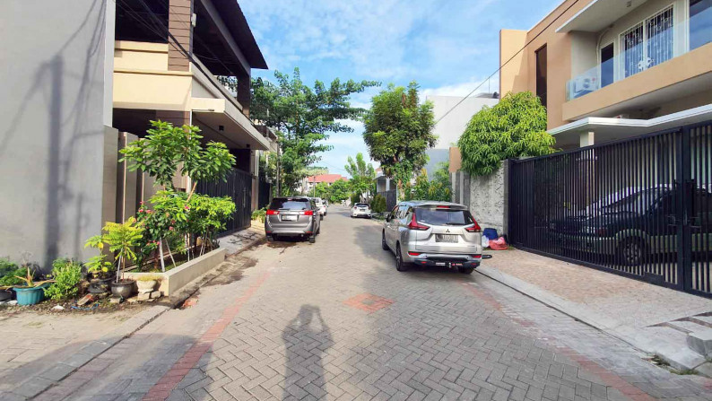 Rumah di Graha Santoso Wonorejo, Bagus, One Gate System, Row Jalan Lebar, dekat Merr, Siap Huni - TAN -