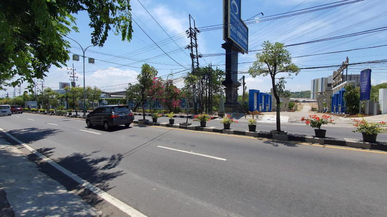 Ruko di Raya Veteran Gresik, dekat Stadion Gelora, Nol Jalan Raya, Siap pakai - TAN -